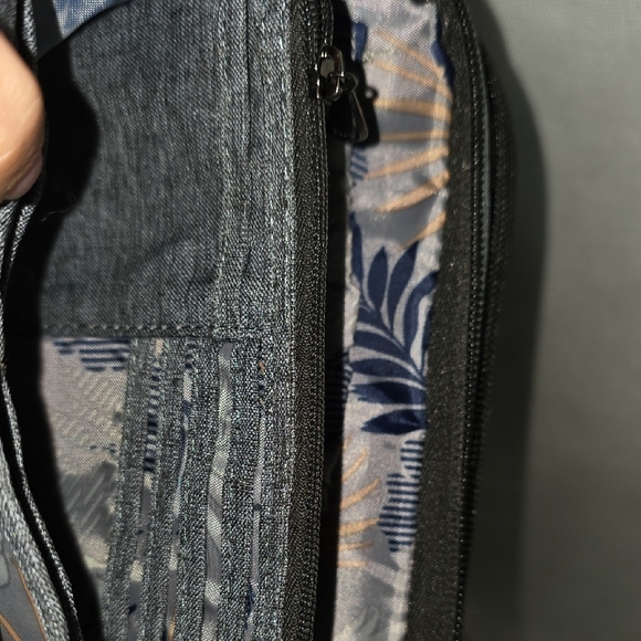 Lug Roundabout Quilted Wallet Crossbody Bag - Characol Gray - Picture 12 of 16